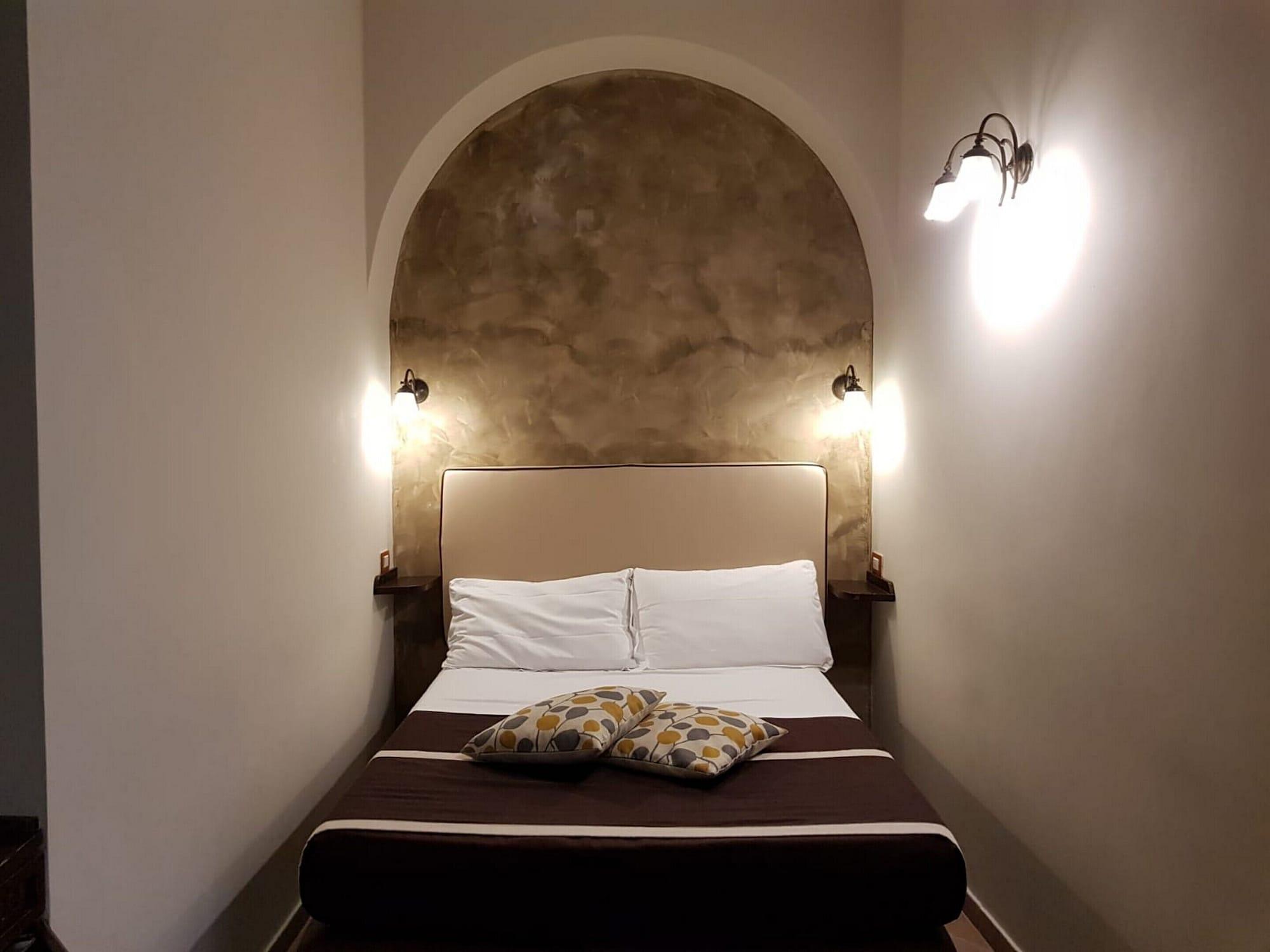 Hotel Il Convento Napoli Esterno foto